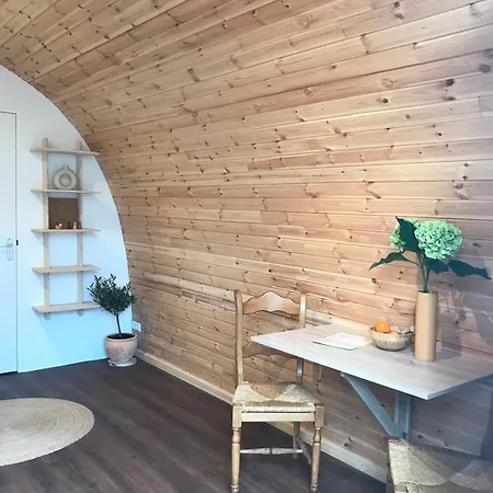 شاليه Very Unique 'tiny House' With Hottub