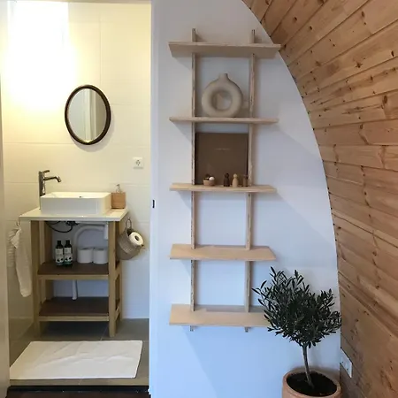 شاليه Very Unique 'tiny House' With Hottub